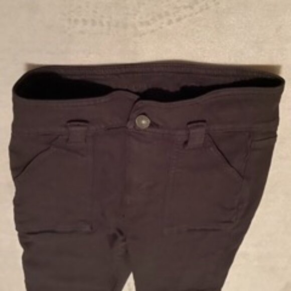 American Eagle size 00 short straight fit cargo style pitch black pant. - Picture 3 of 12